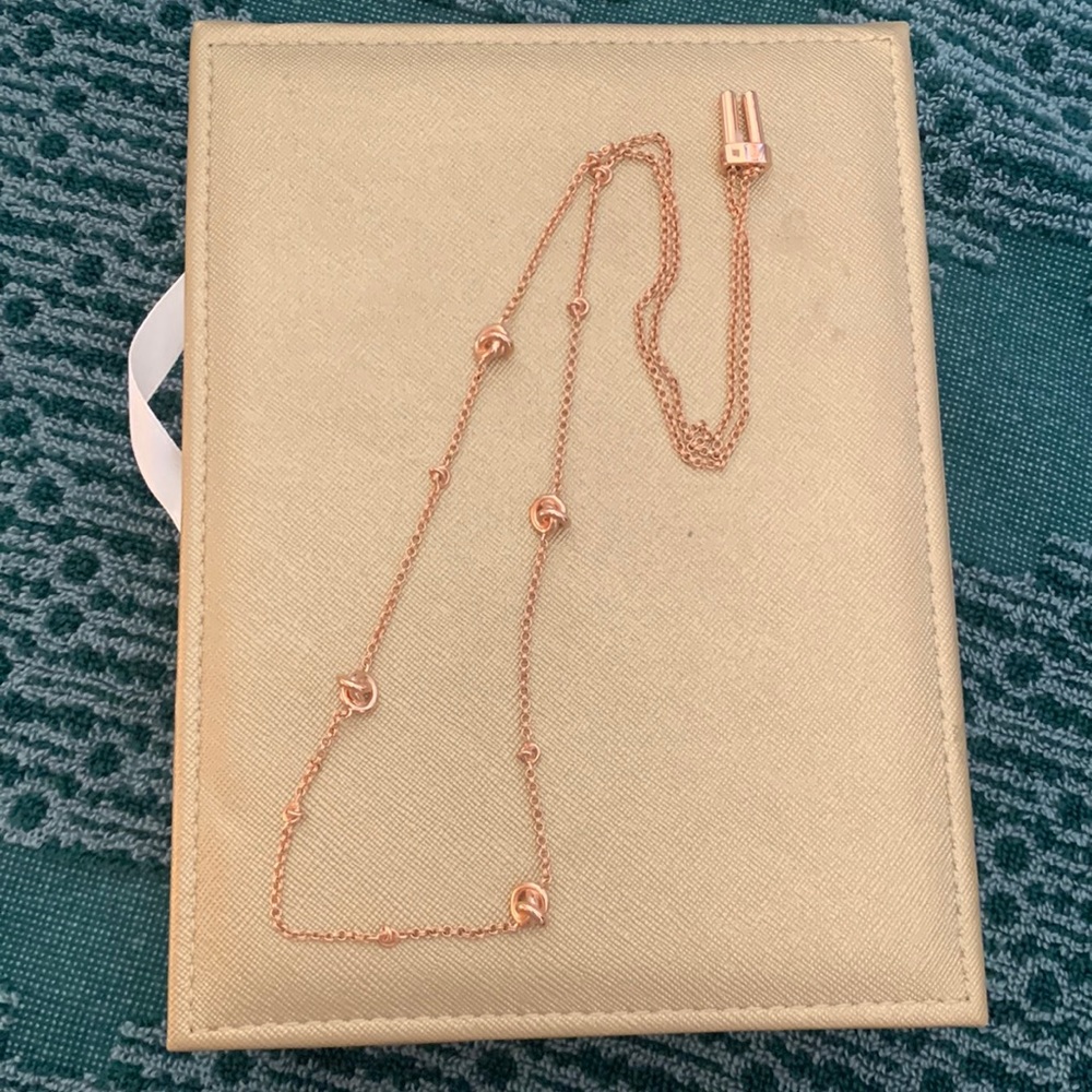 Kendra Scott presleigh necklace